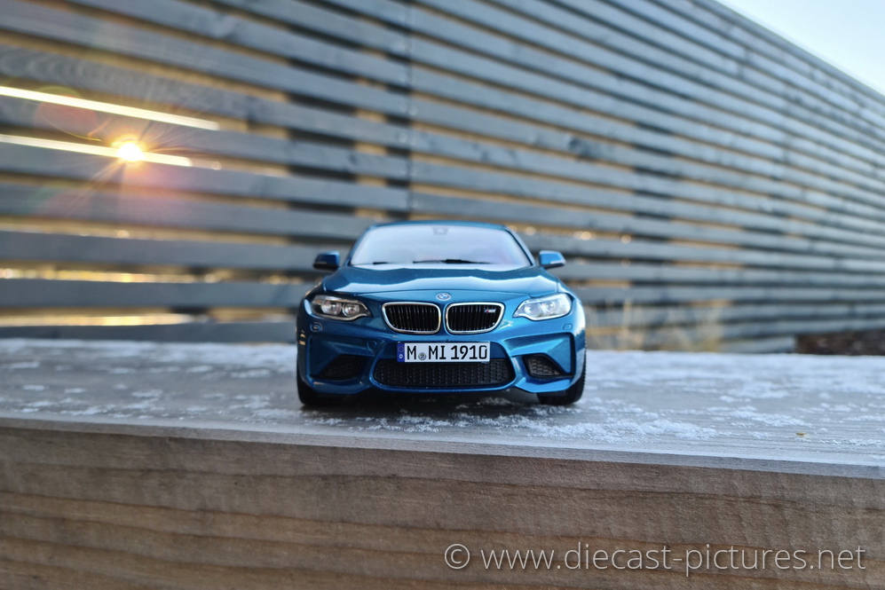 BMW-M2-Coupe-F87-Long-Beach-Blue-Minichamps-1-18